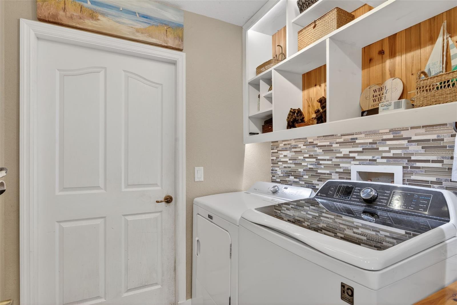 Listing photo id 28 for 113 Sesame Road W