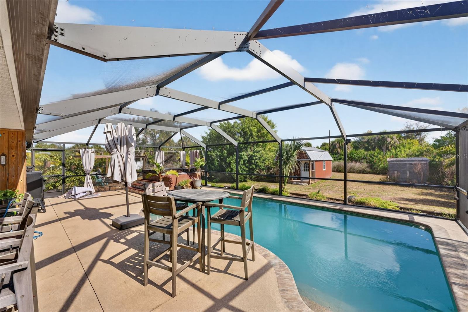 Listing photo id 30 for 113 Sesame Road W