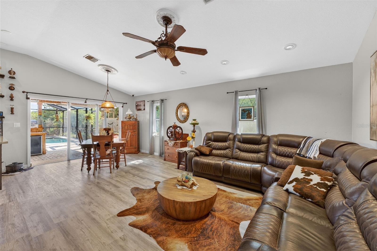 Listing photo id 6 for 113 Sesame Road W