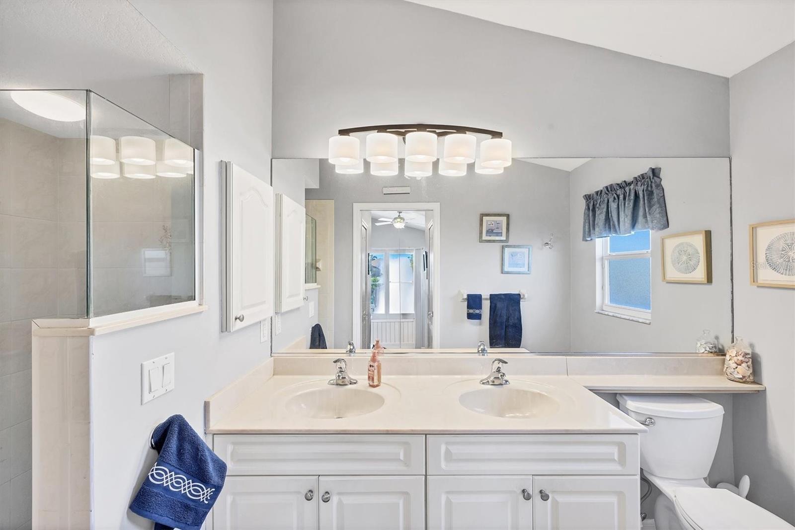 Image 17 of 43 For 2984 Royal Palm Drive