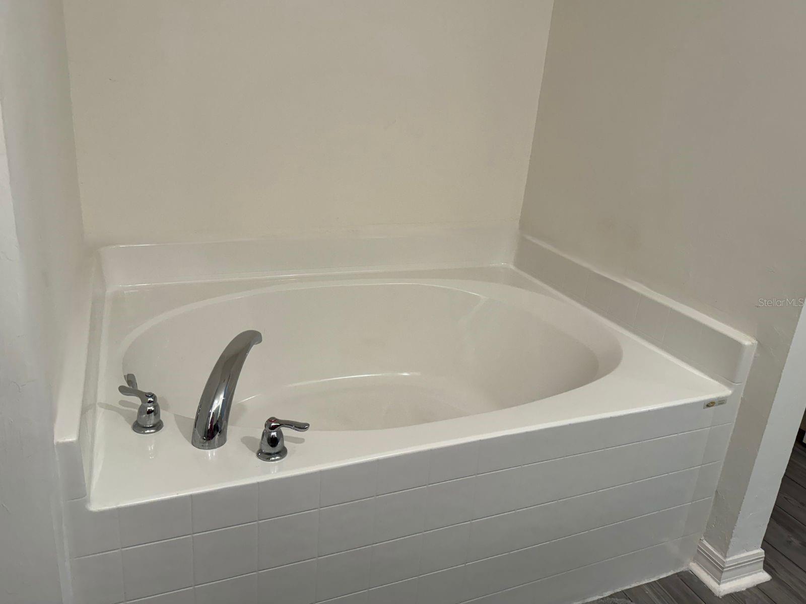 Image 11 of 19 For 2082 Chamberlain Boulevard