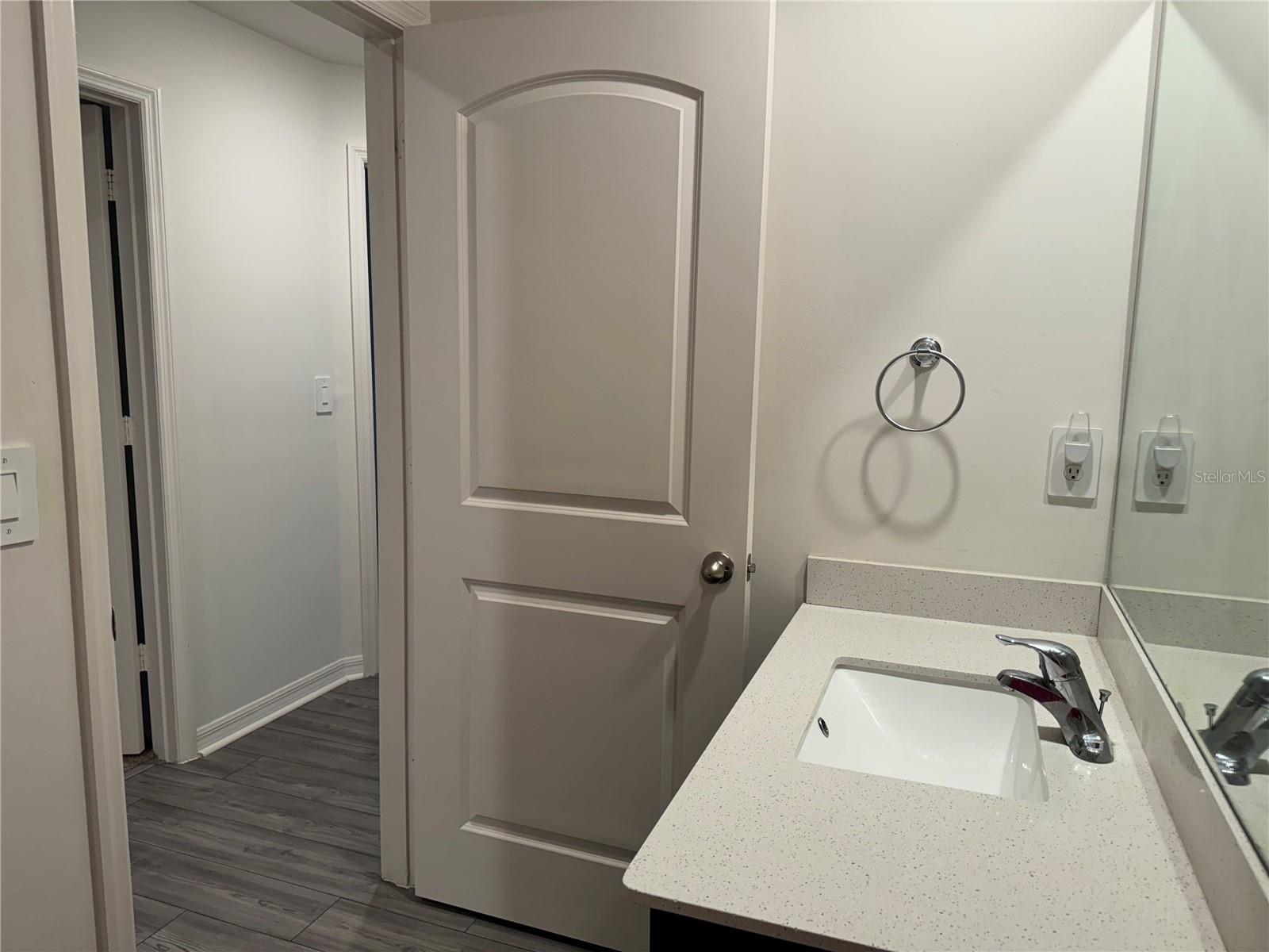 Image 16 of 19 For 2082 Chamberlain Boulevard