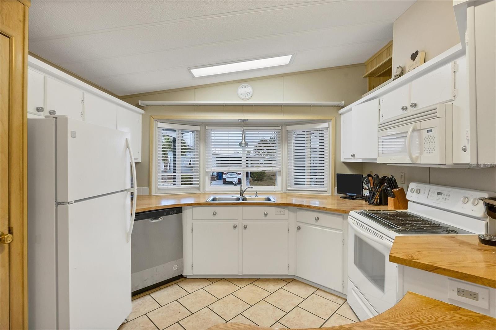 Image 17 of 41 For 745 Portwine Court