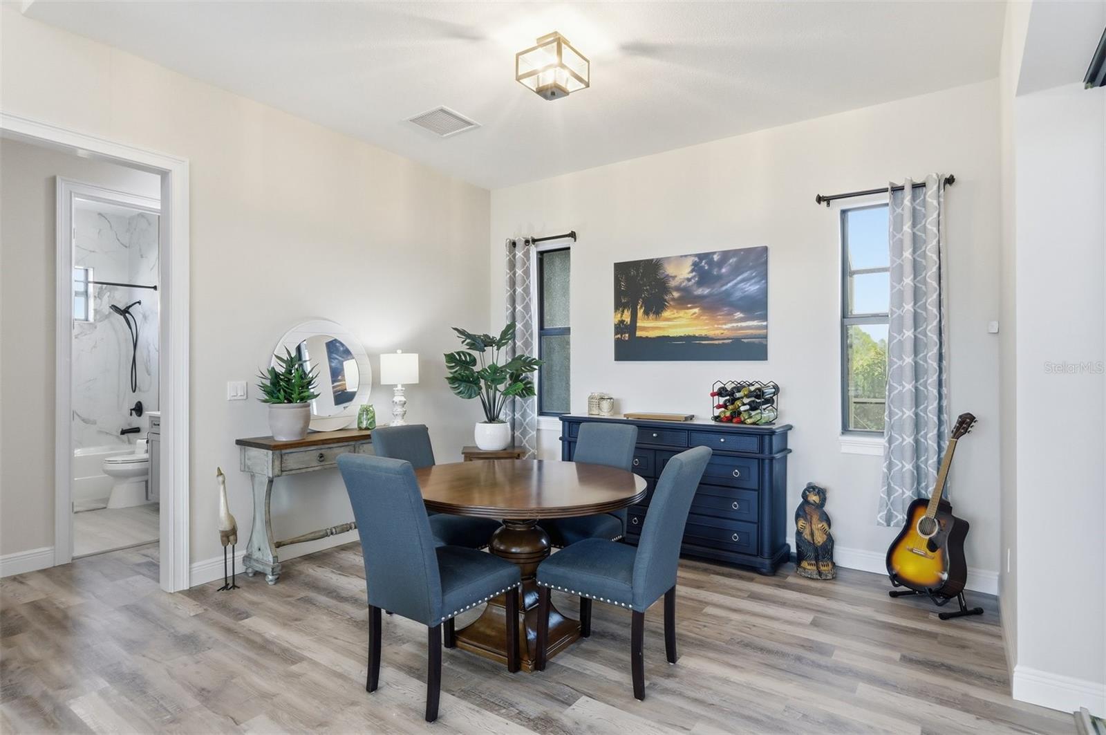 Listing photo id 12 for 5 Aye Court 