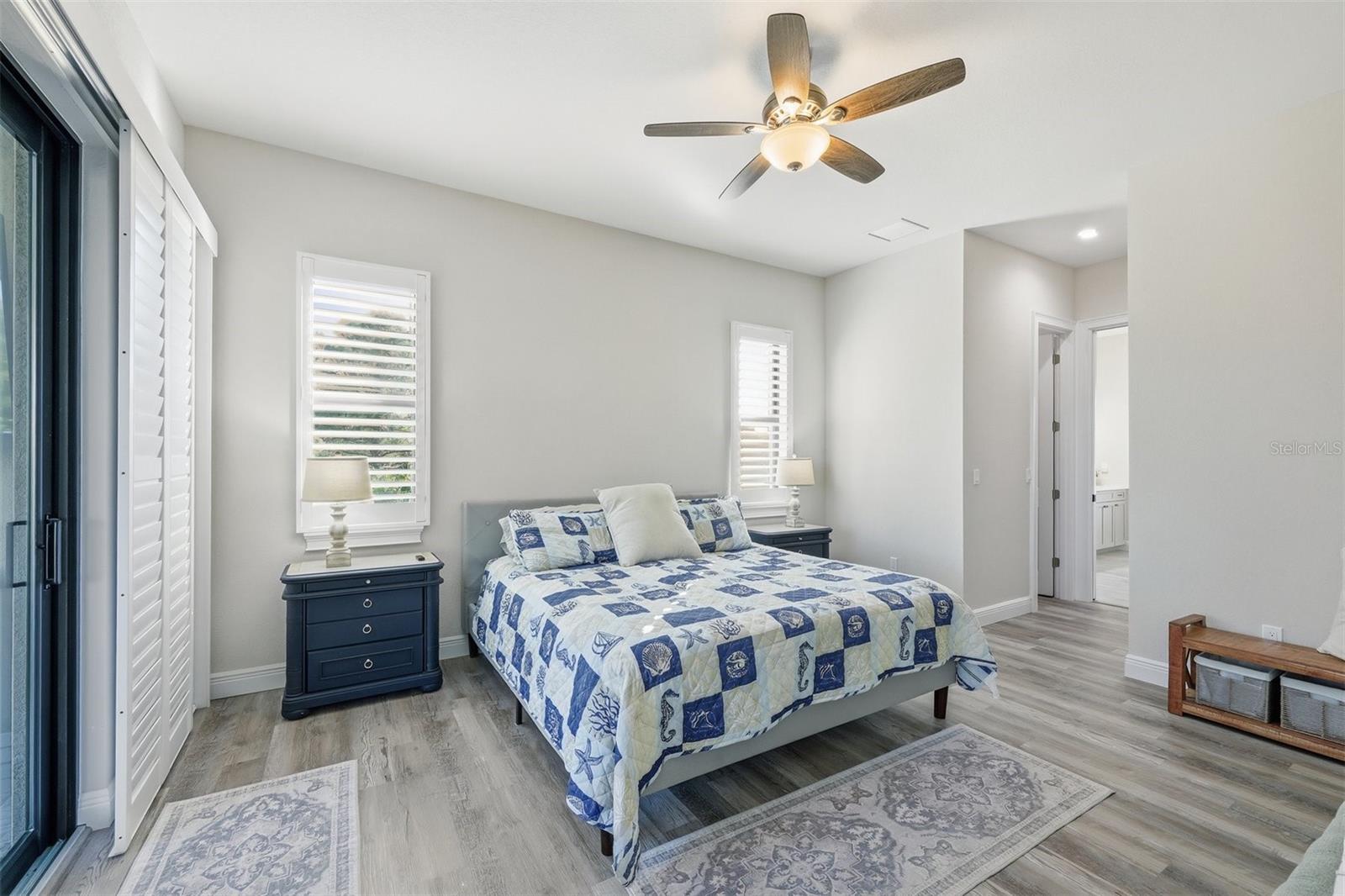 Listing photo id 22 for 5 Aye Court 