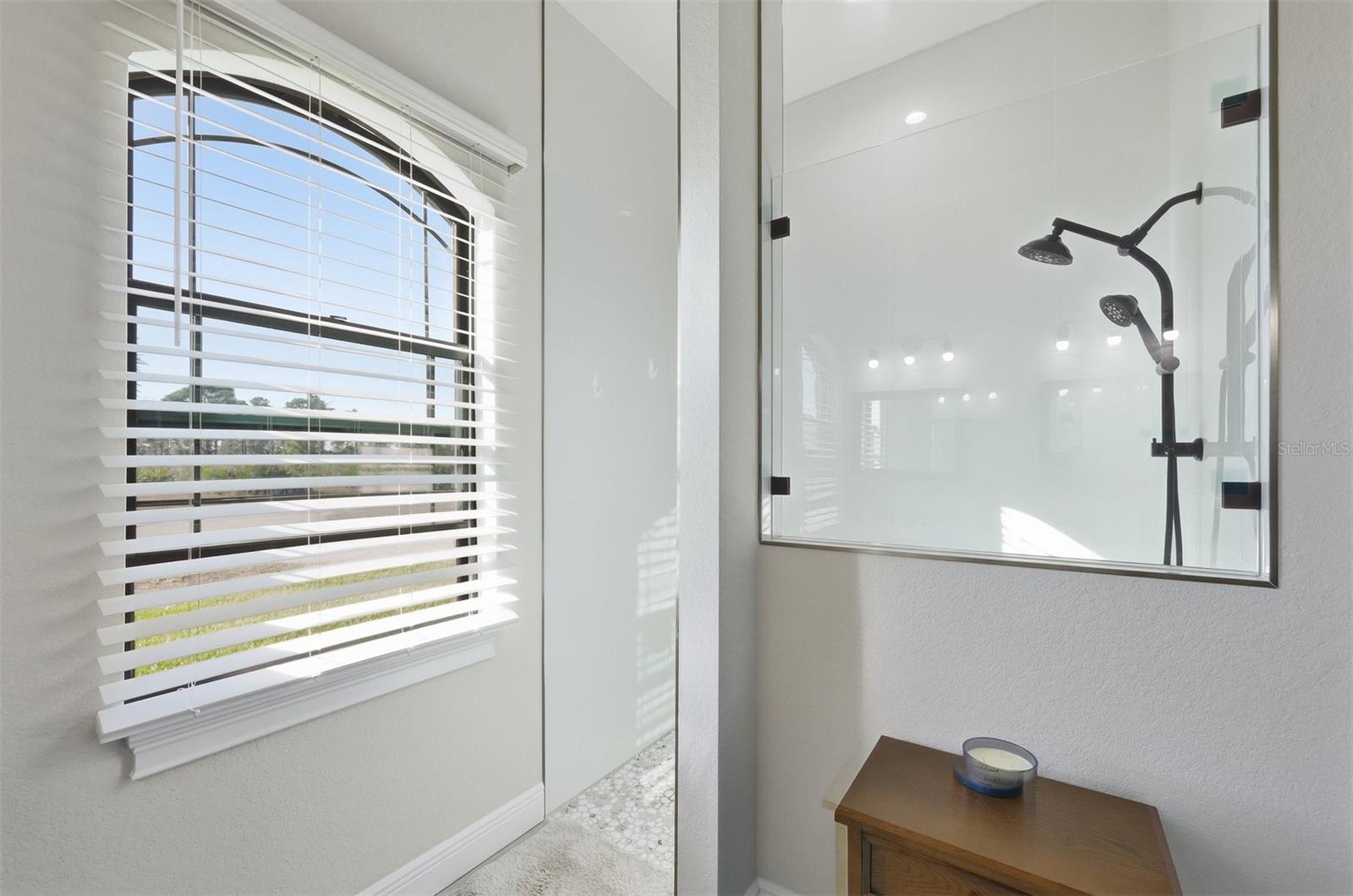 Listing photo id 27 for 5 Aye Court 