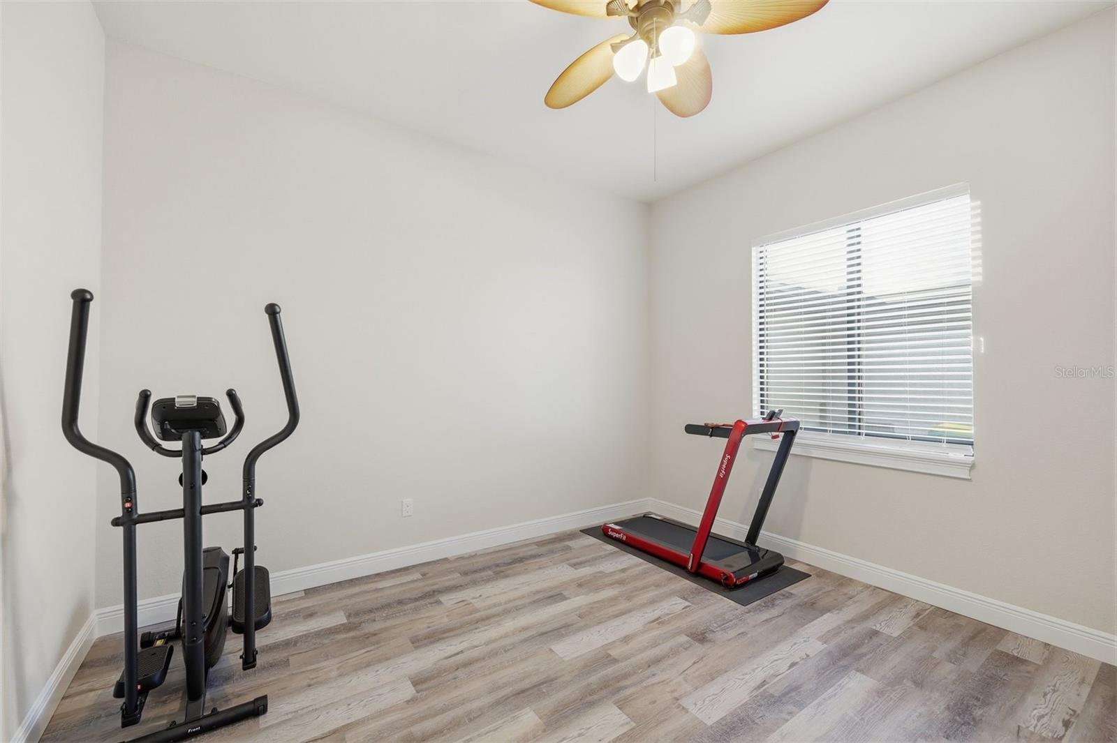 Listing photo id 29 for 5 Aye Court 