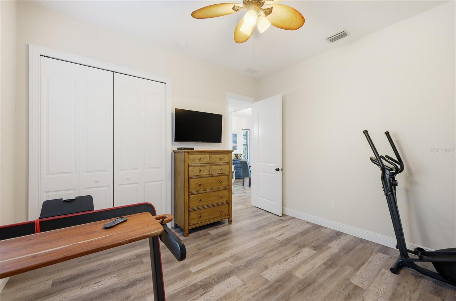 Listing photo id 30 for 5 Aye Court 