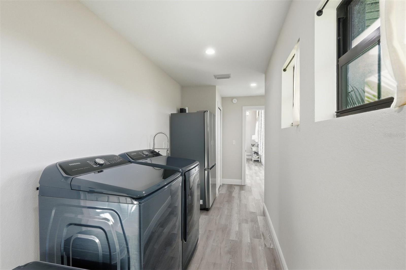 Listing photo id 34 for 5 Aye Court 