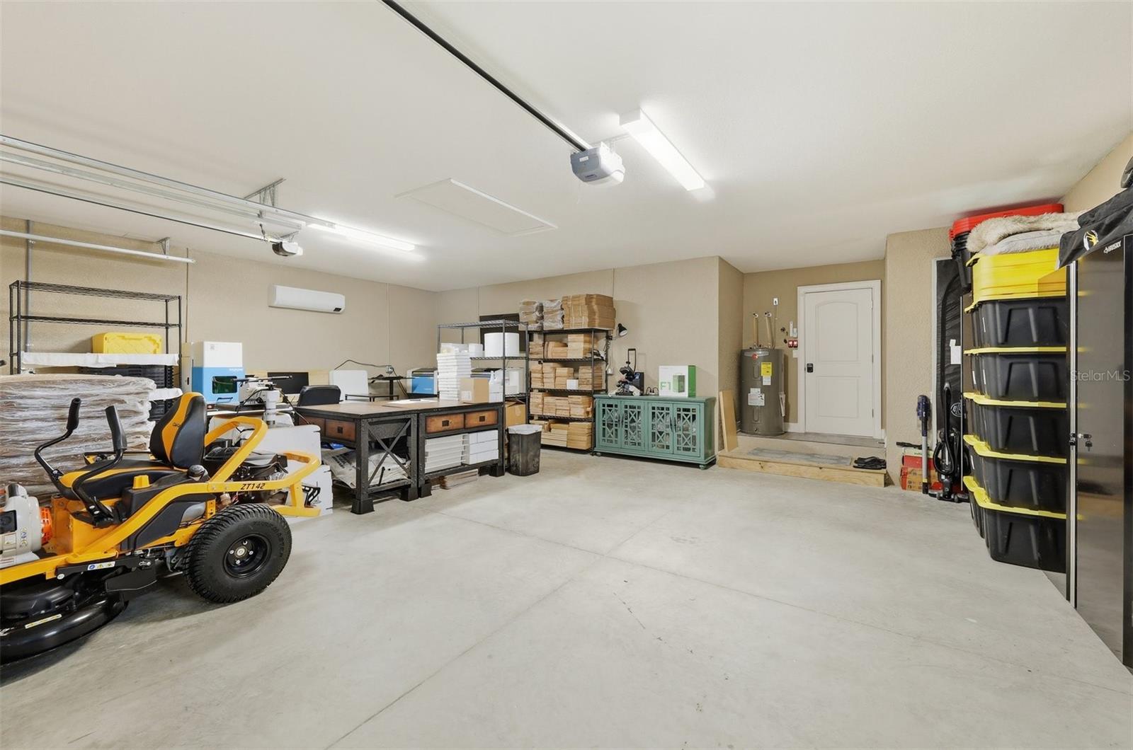 Listing photo id 38 for 5 Aye Court 