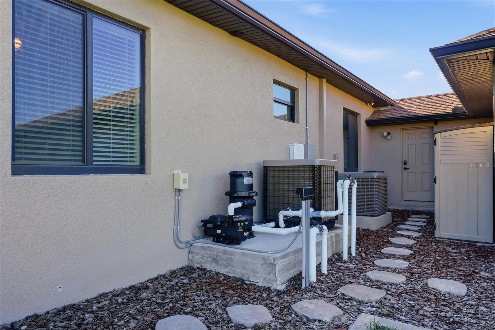 Listing photo id 49 for 5 Aye Court 