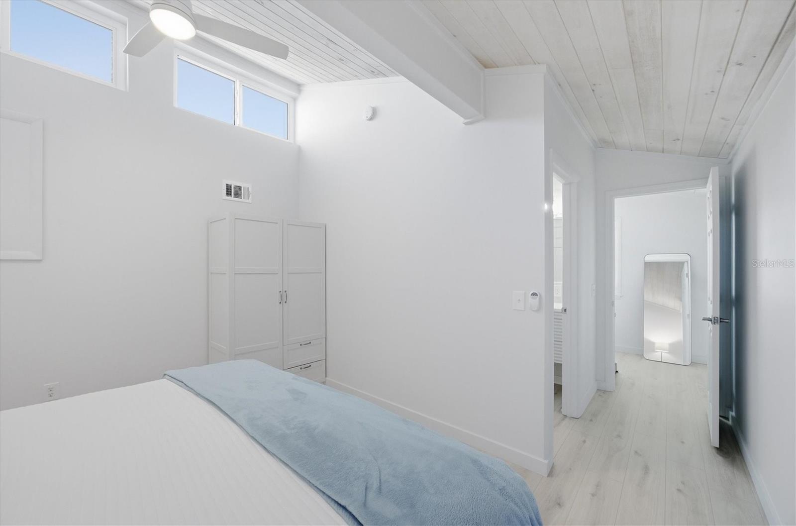 Image 32 of 47 For 33 Gulf Boulevard A