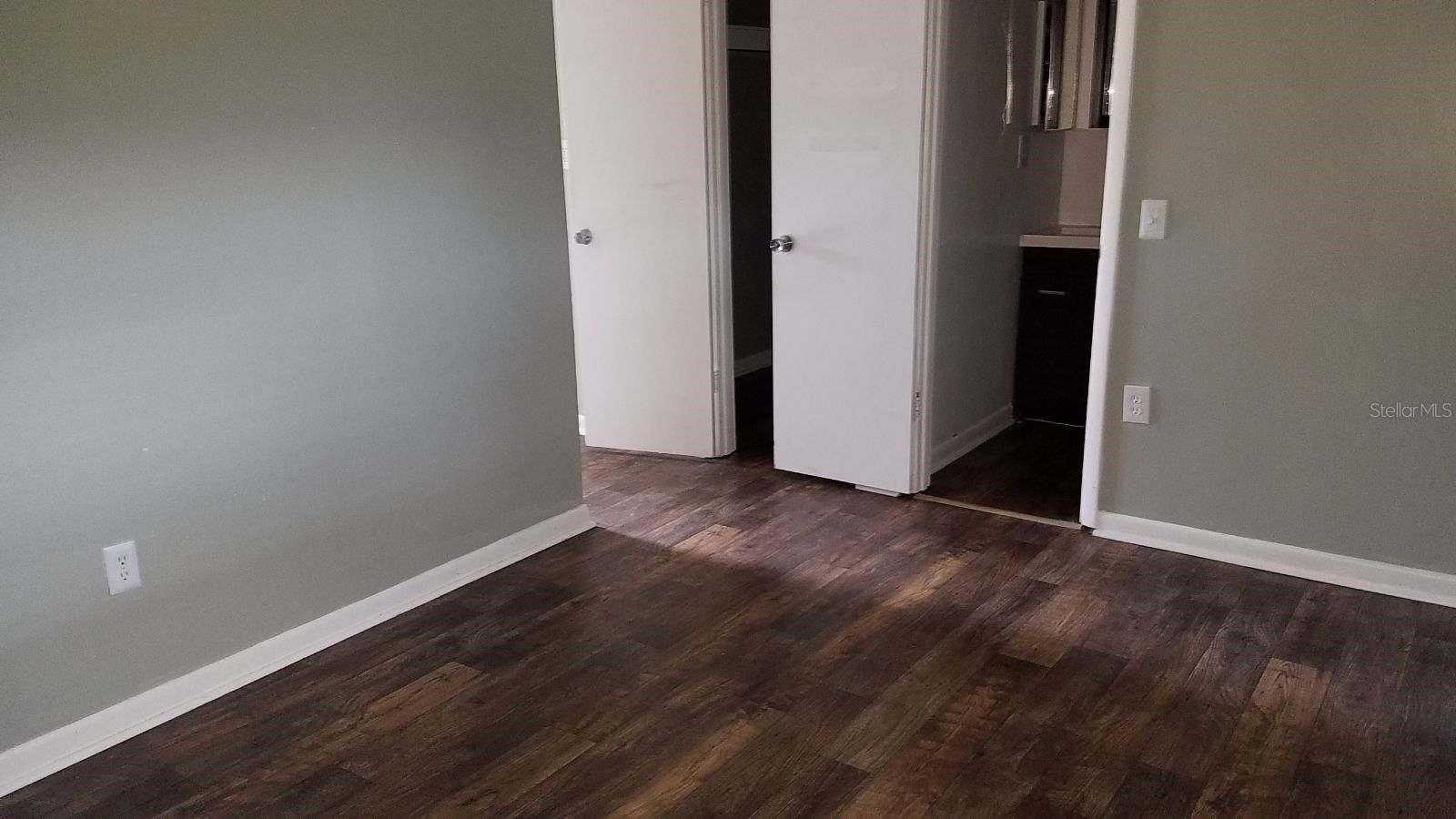 Image 5 of 8 For 521 Osceola Avenue 4