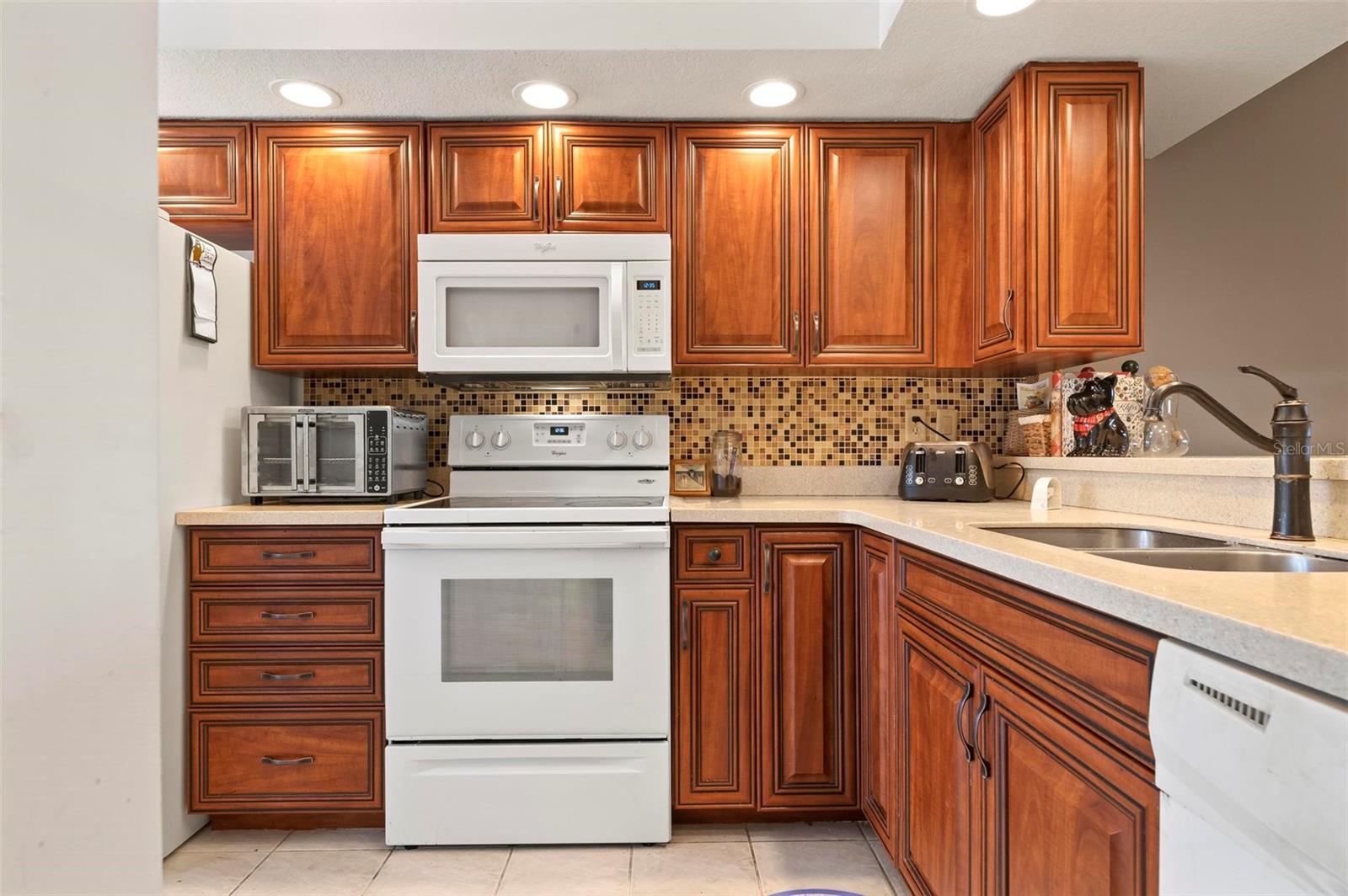 Image 16 of 39 For 202 Silver Lake Drive 203