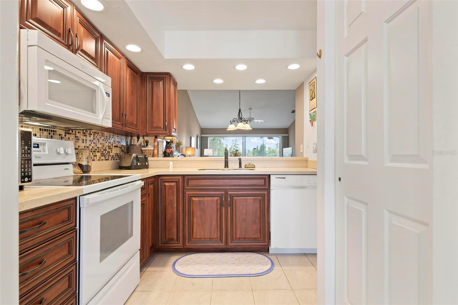 Image 18 of 39 For 202 Silver Lake Drive 203