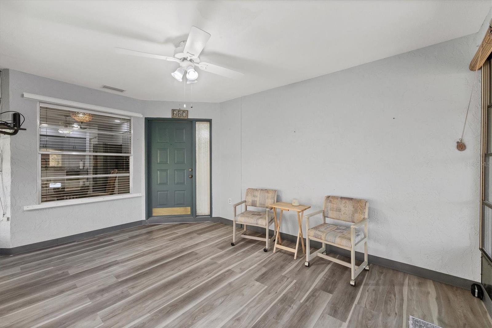 Image 13 of 56 For 687 Linden Drive