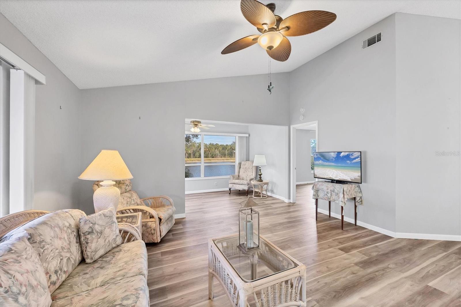 Image 15 of 56 For 687 Linden Drive