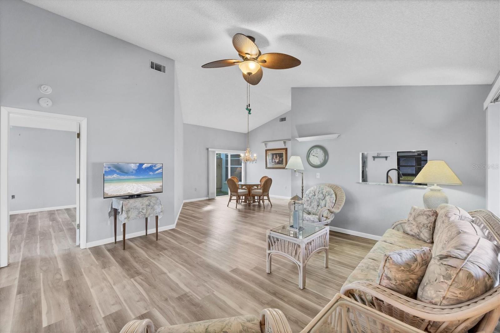 Image 17 of 56 For 687 Linden Drive