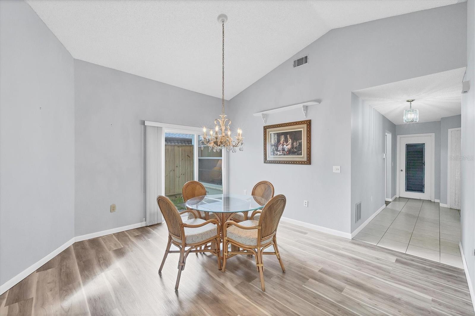 Image 19 of 56 For 687 Linden Drive