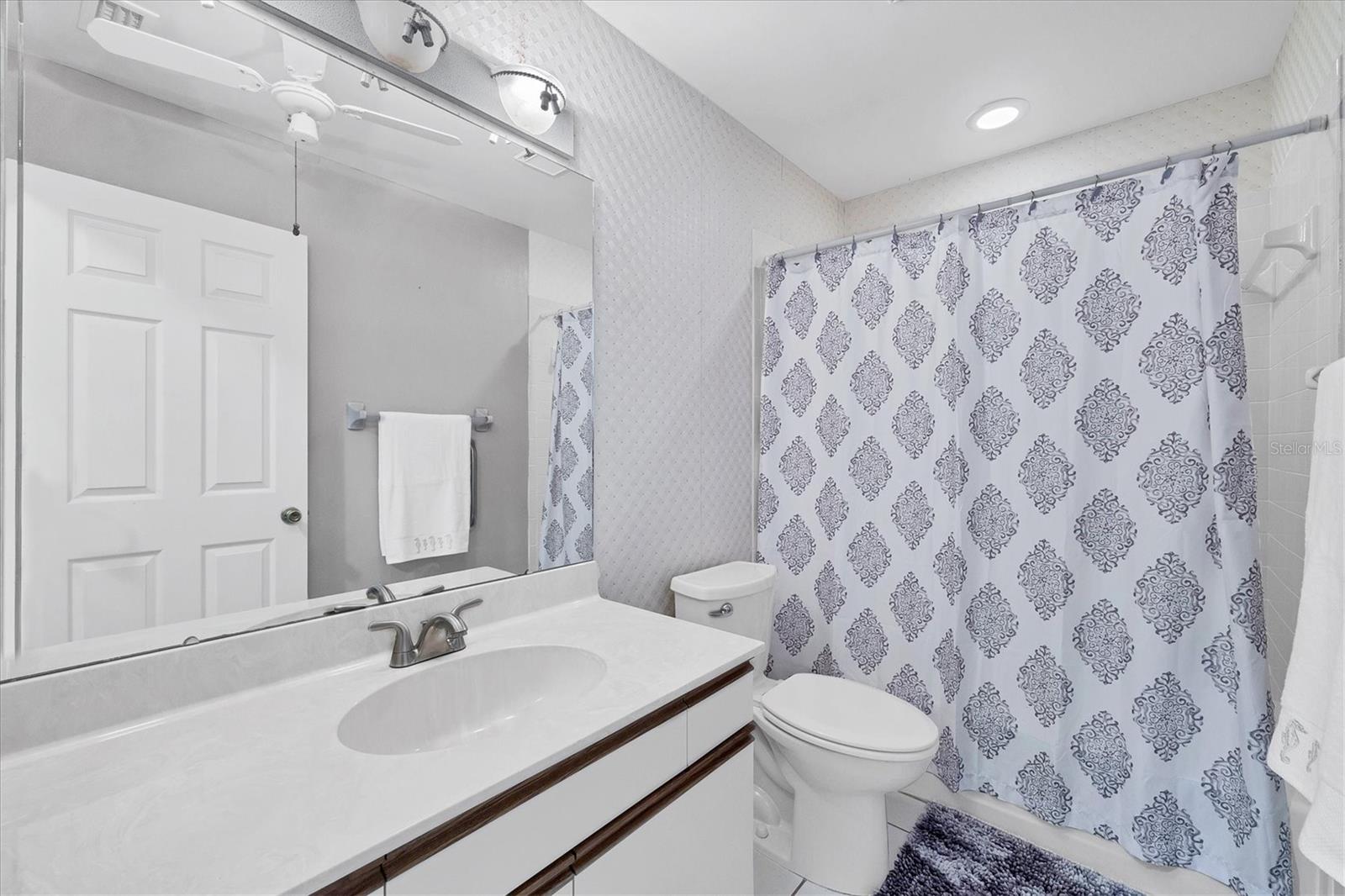 Image 31 of 56 For 687 Linden Drive