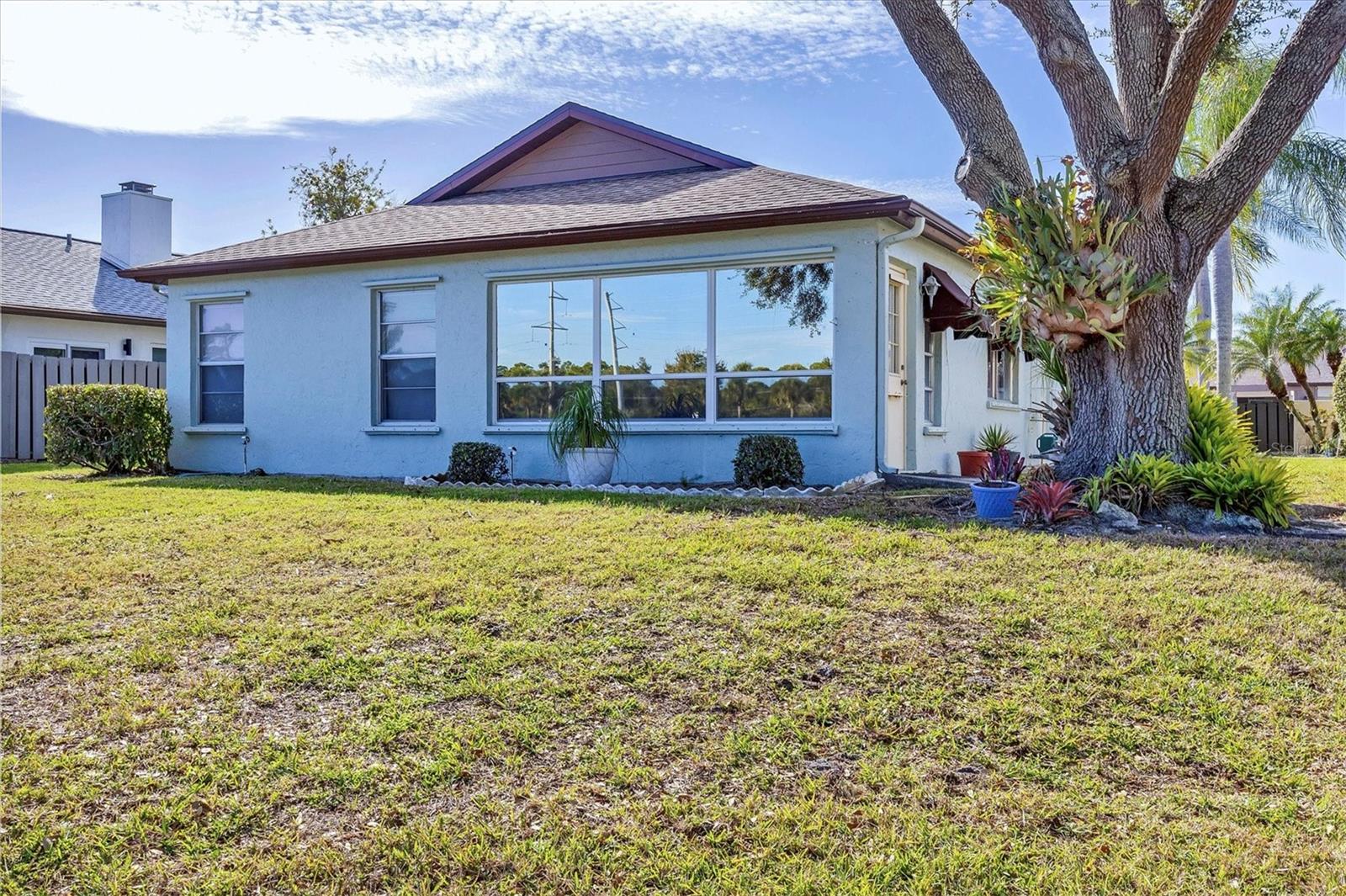 Image 34 of 56 For 687 Linden Drive