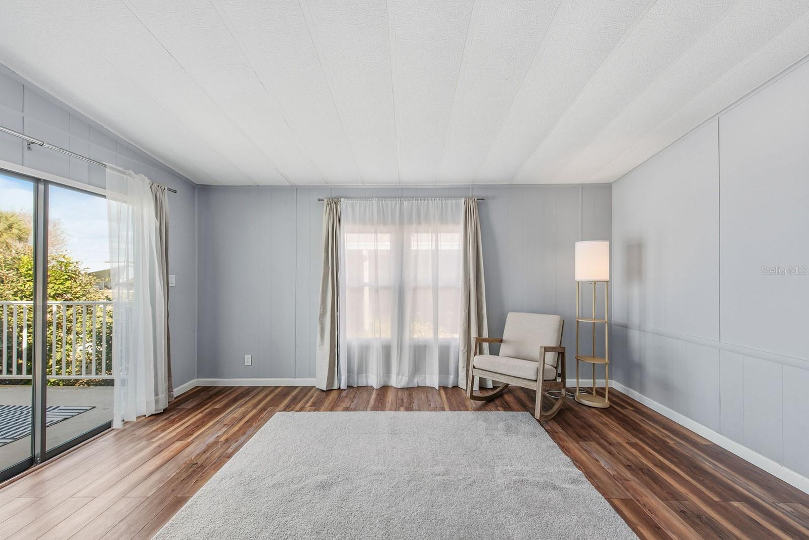 Image 17 of 43 For 707 Tangerine Woods Boulevard