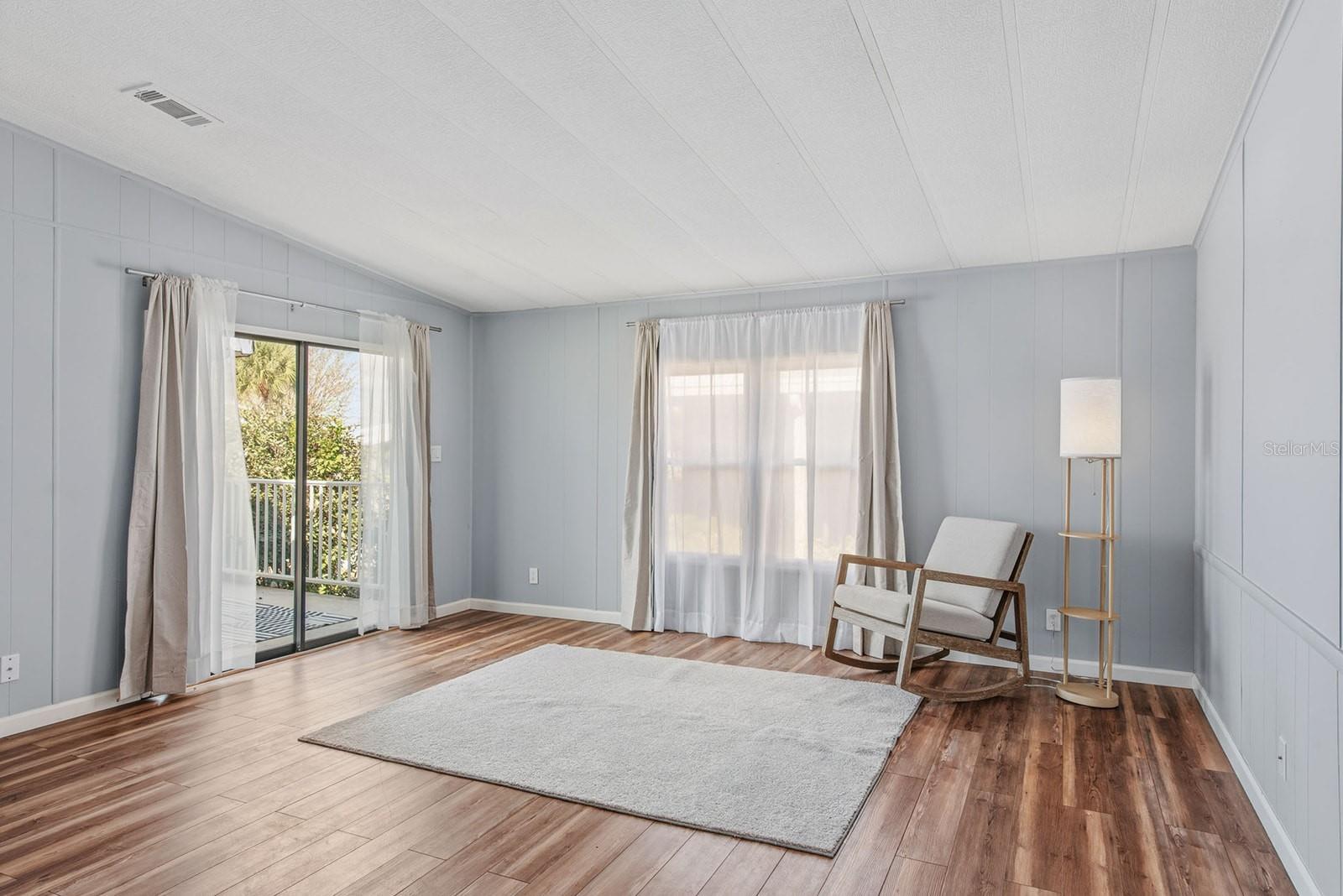 Image 18 of 43 For 707 Tangerine Woods Boulevard