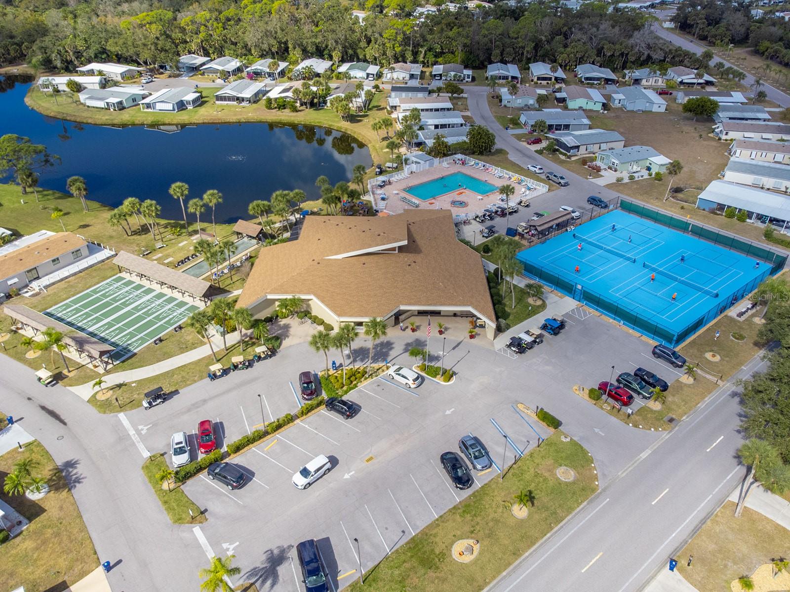 Image 2 of 43 For 707 Tangerine Woods Boulevard