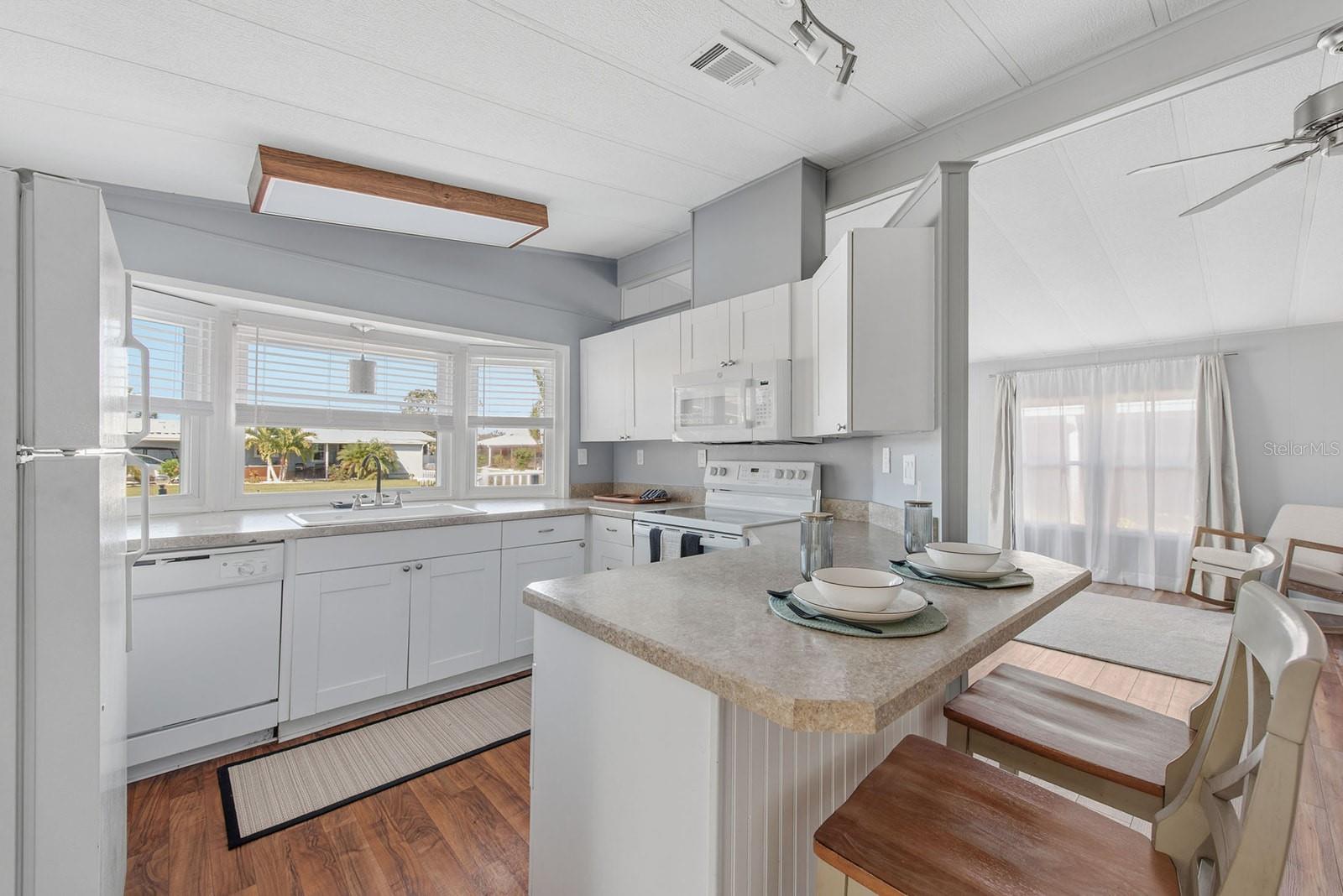 Image 6 of 43 For 707 Tangerine Woods Boulevard