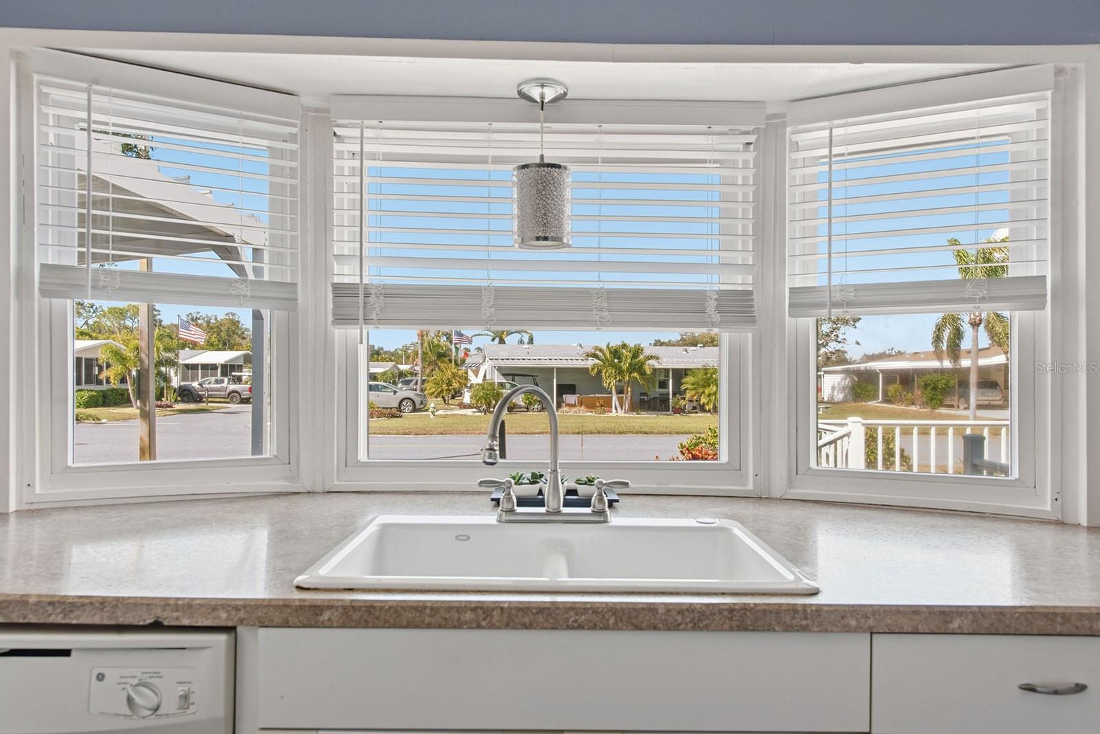 Image 8 of 43 For 707 Tangerine Woods Boulevard