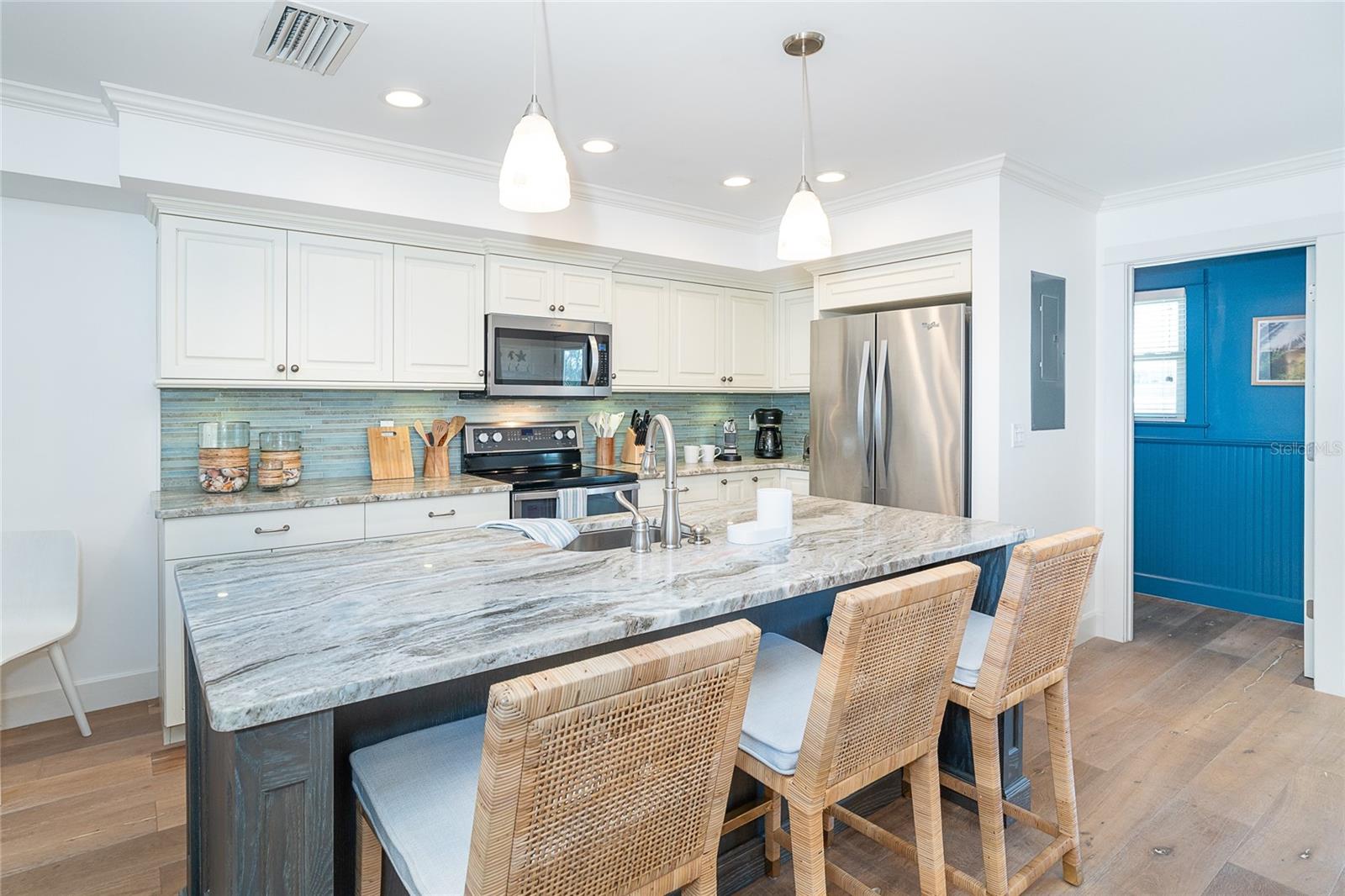 Image 10 of 68 For 301 Gulf Boulevard 25