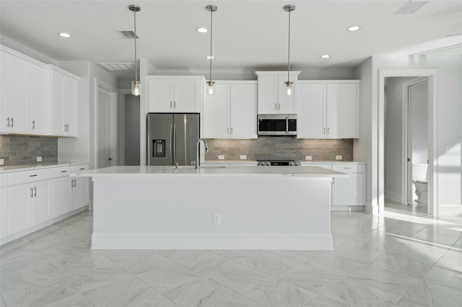 Image 12 of 55 For 15730 Viscount Circle