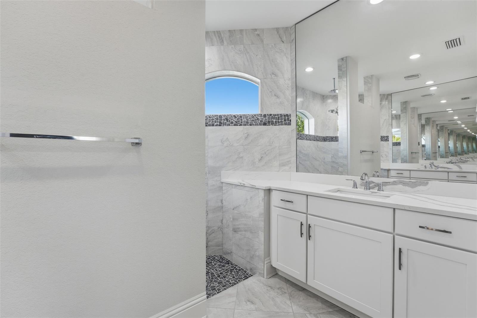 Image 27 of 55 For 15730 Viscount Circle