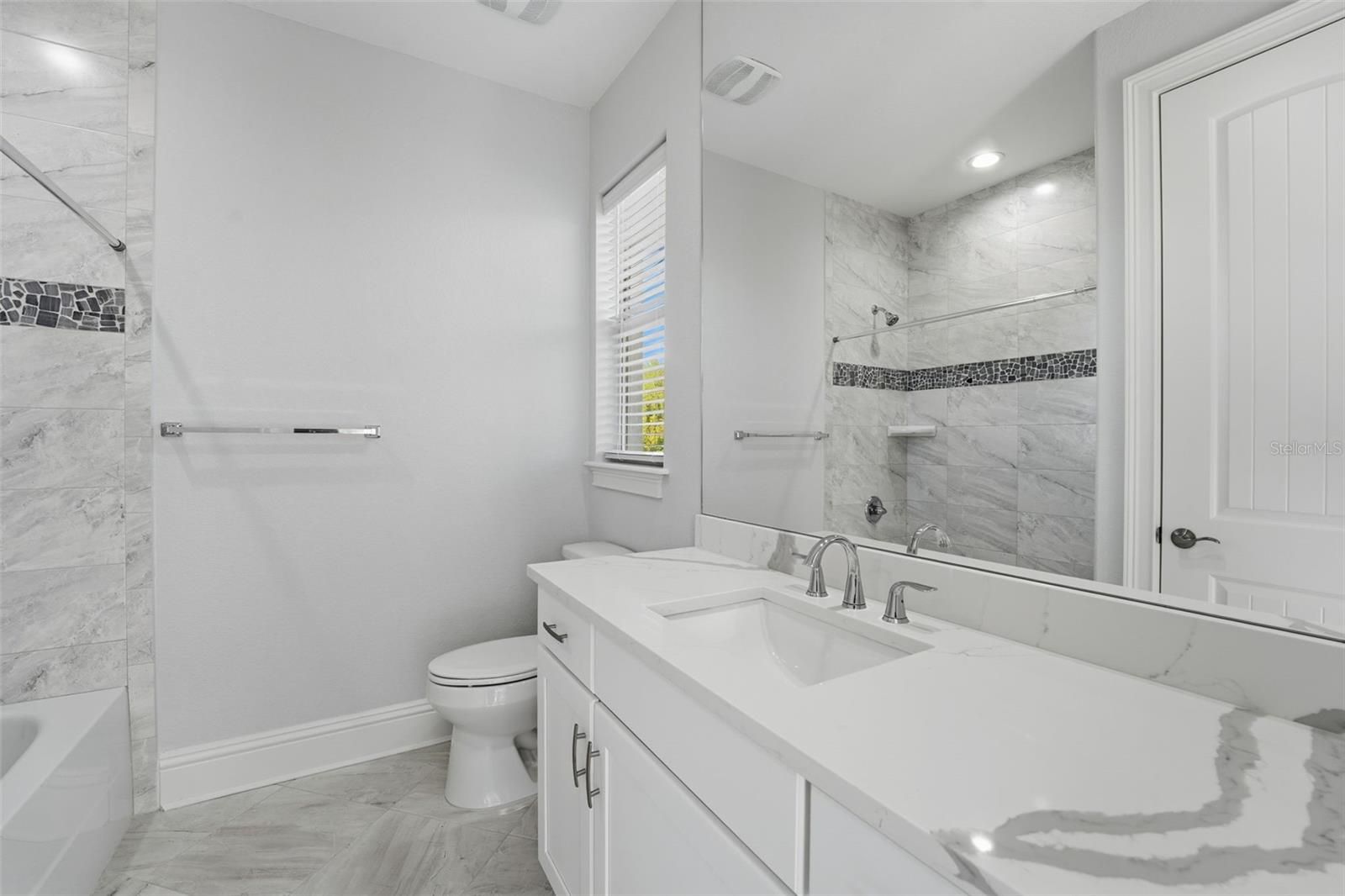 Image 35 of 55 For 15730 Viscount Circle