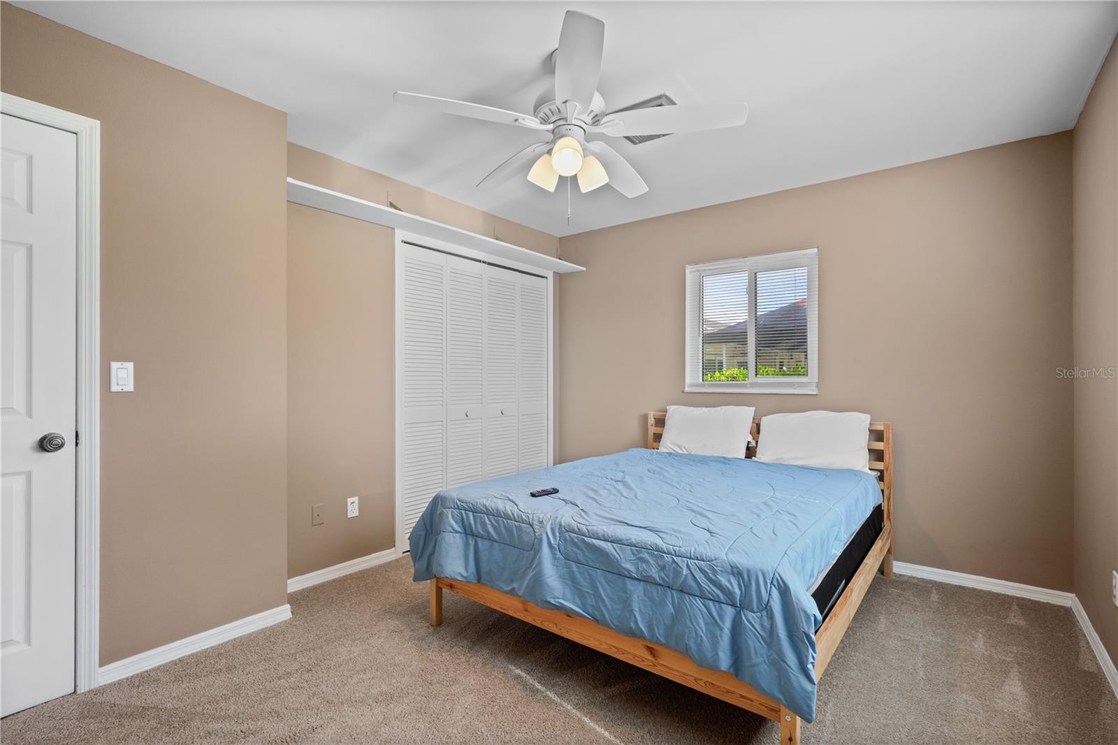 Image 24 of 41 For 208 Annapolis Lane