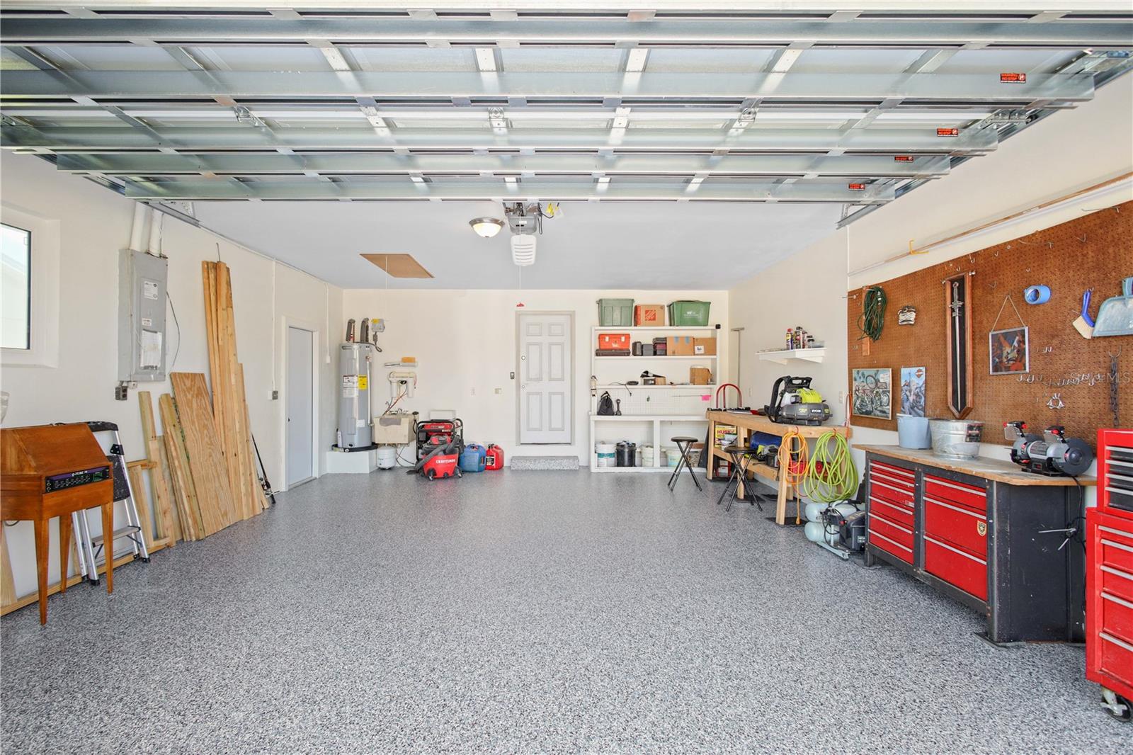 Image 33 of 41 For 208 Annapolis Lane