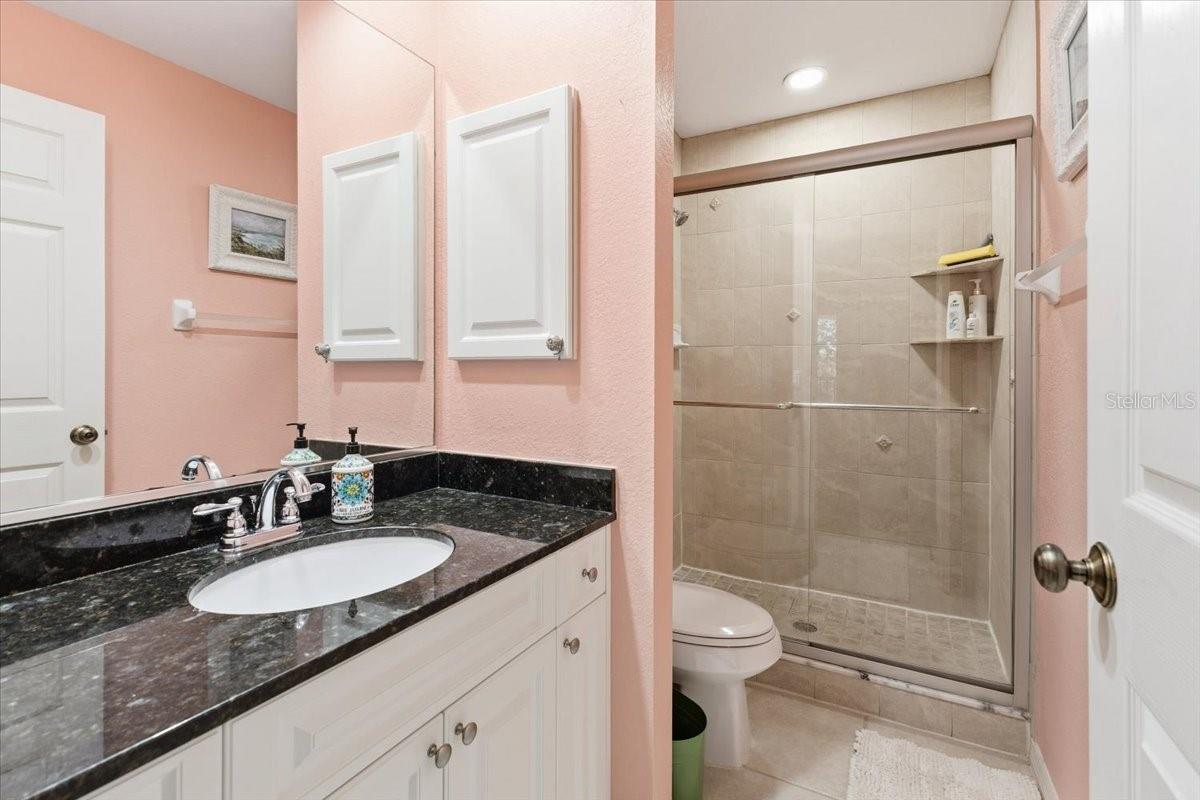 Image 20 of 41 For 9850 Fiddlers Green Circle 228