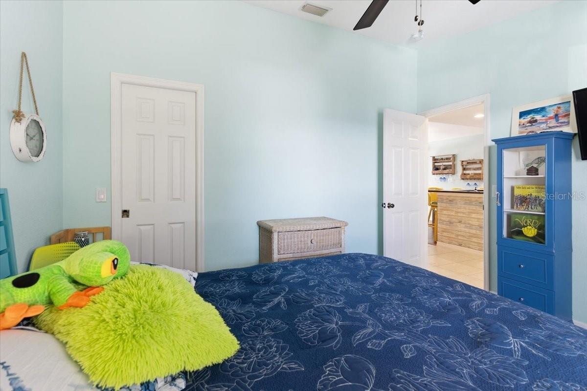 Image 24 of 41 For 9850 Fiddlers Green Circle 228