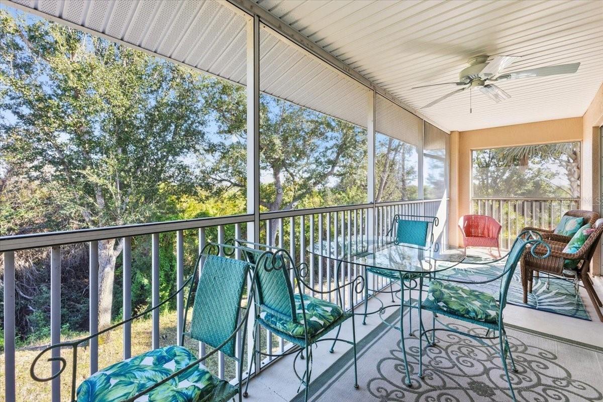 Image 25 of 41 For 9850 Fiddlers Green Circle 228