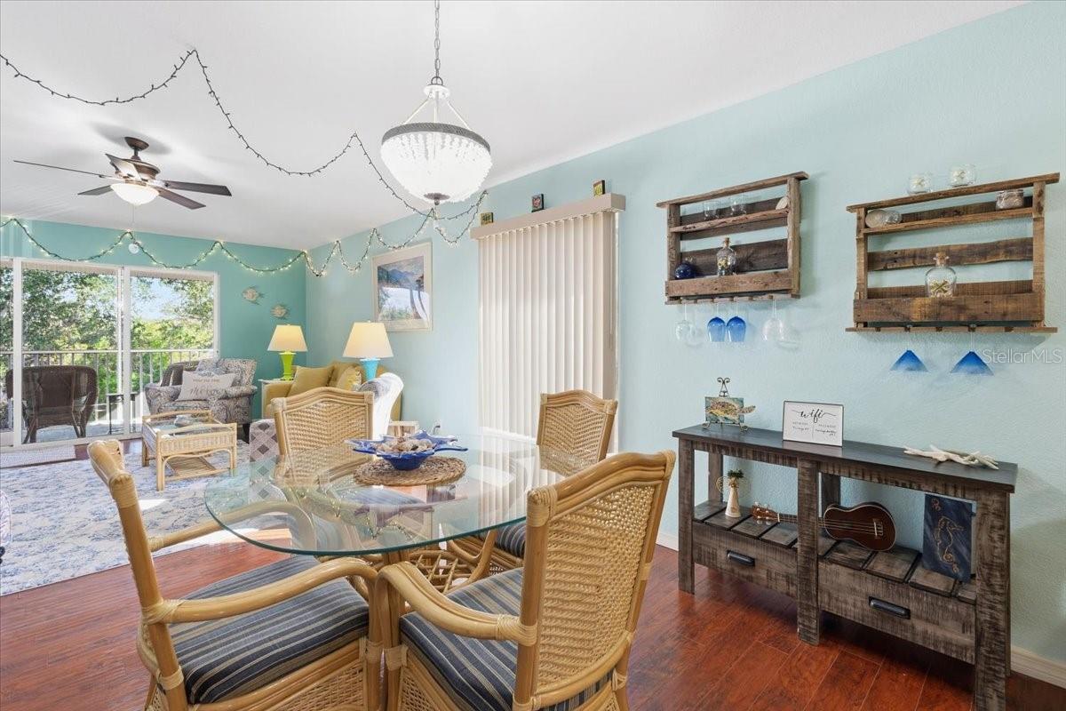 Image 27 of 41 For 9850 Fiddlers Green Circle 228