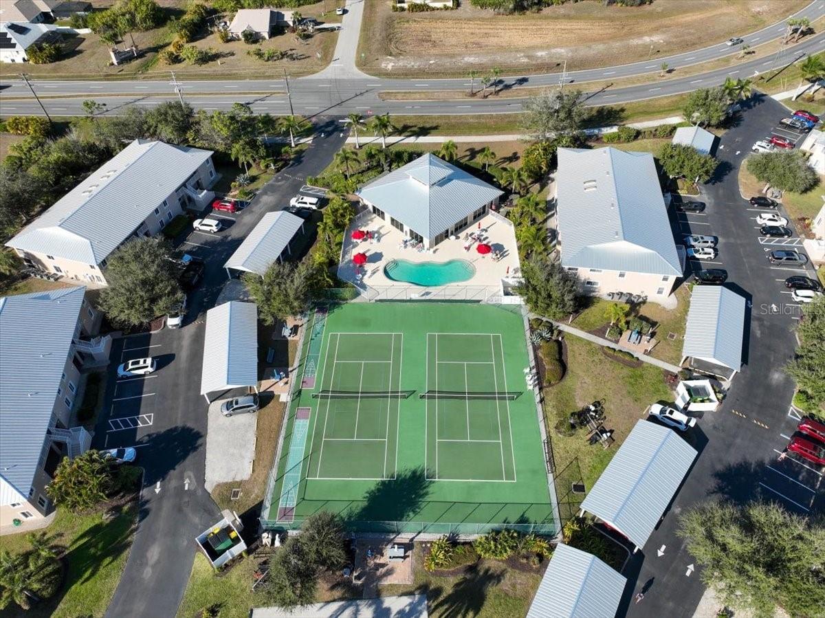 Image 34 of 41 For 9850 Fiddlers Green Circle 228