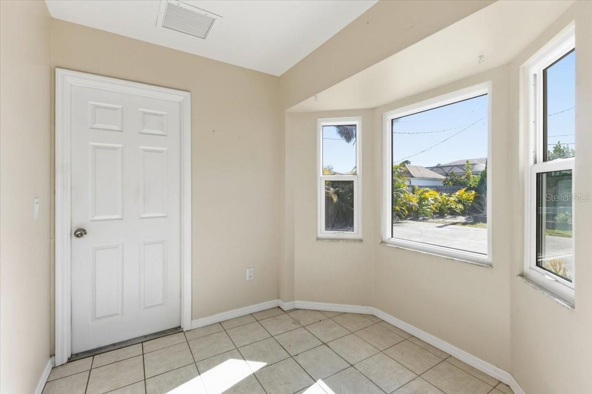 Image 13 of 30 For 7287 Wicklow Lane