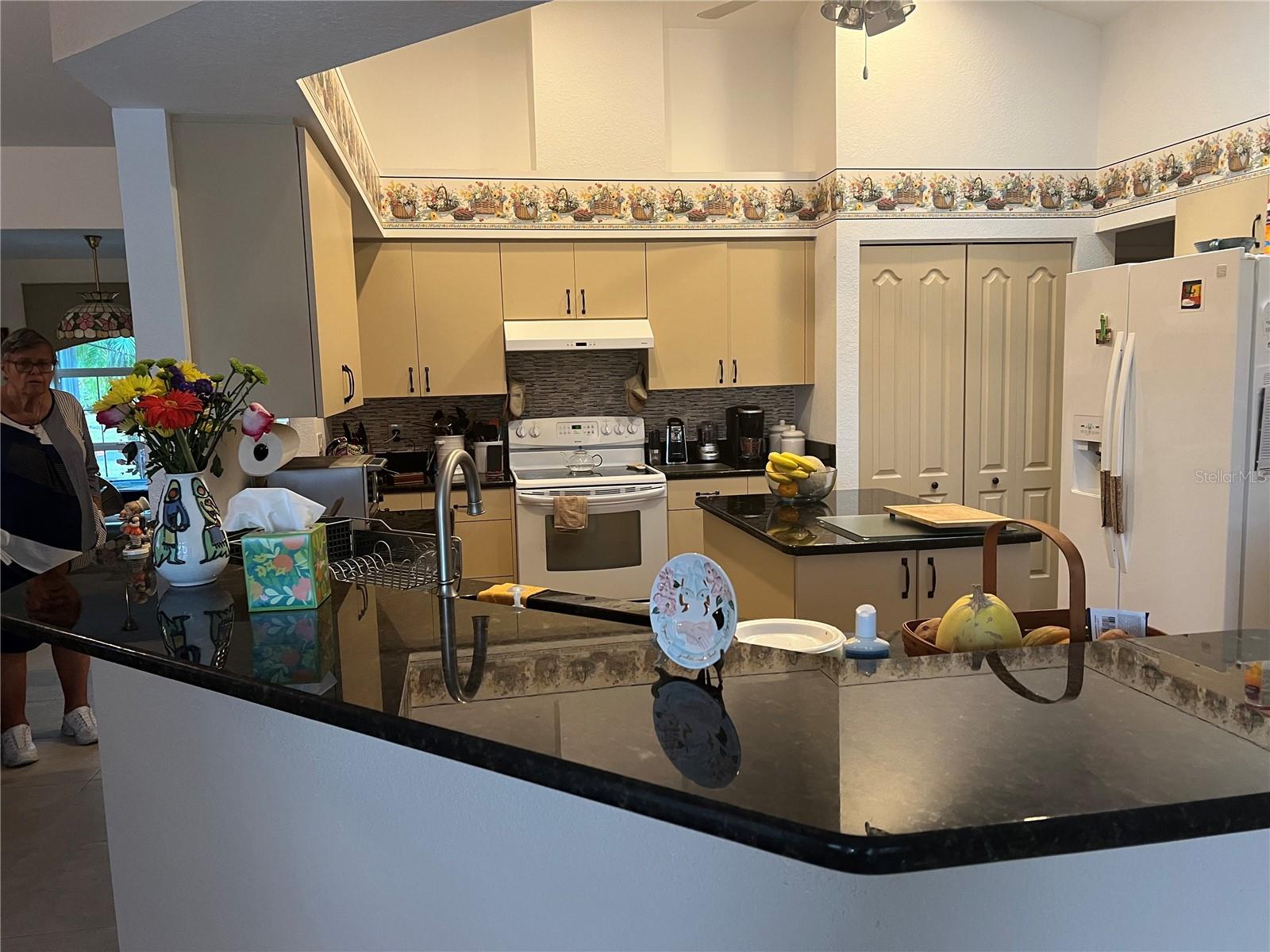 Image 11 of 40 For 24 Broadmoor Lane