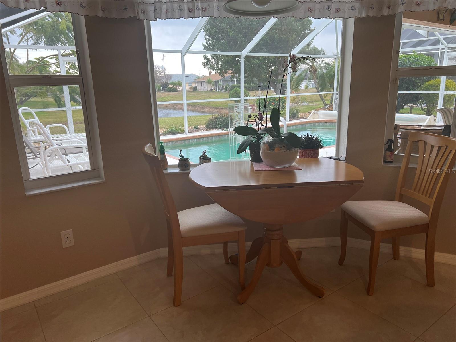 Image 13 of 40 For 24 Broadmoor Lane