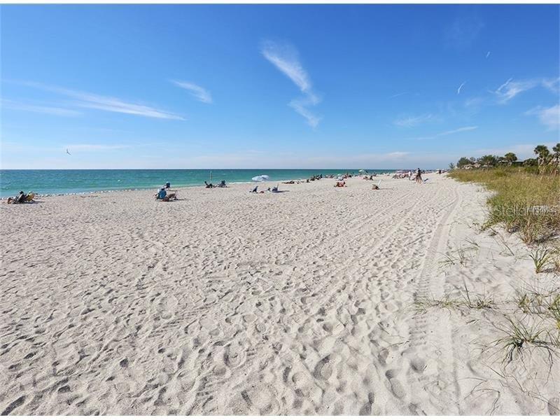 Image 37 of 40 For 24 Broadmoor Lane