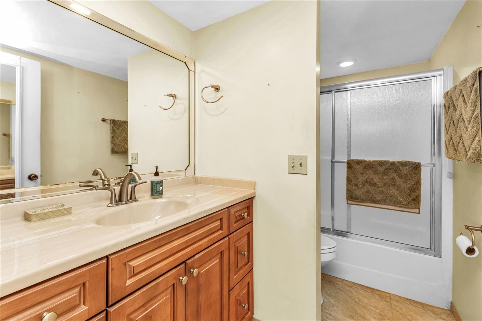 Image 18 of 37 For 6800 Placida Road 281