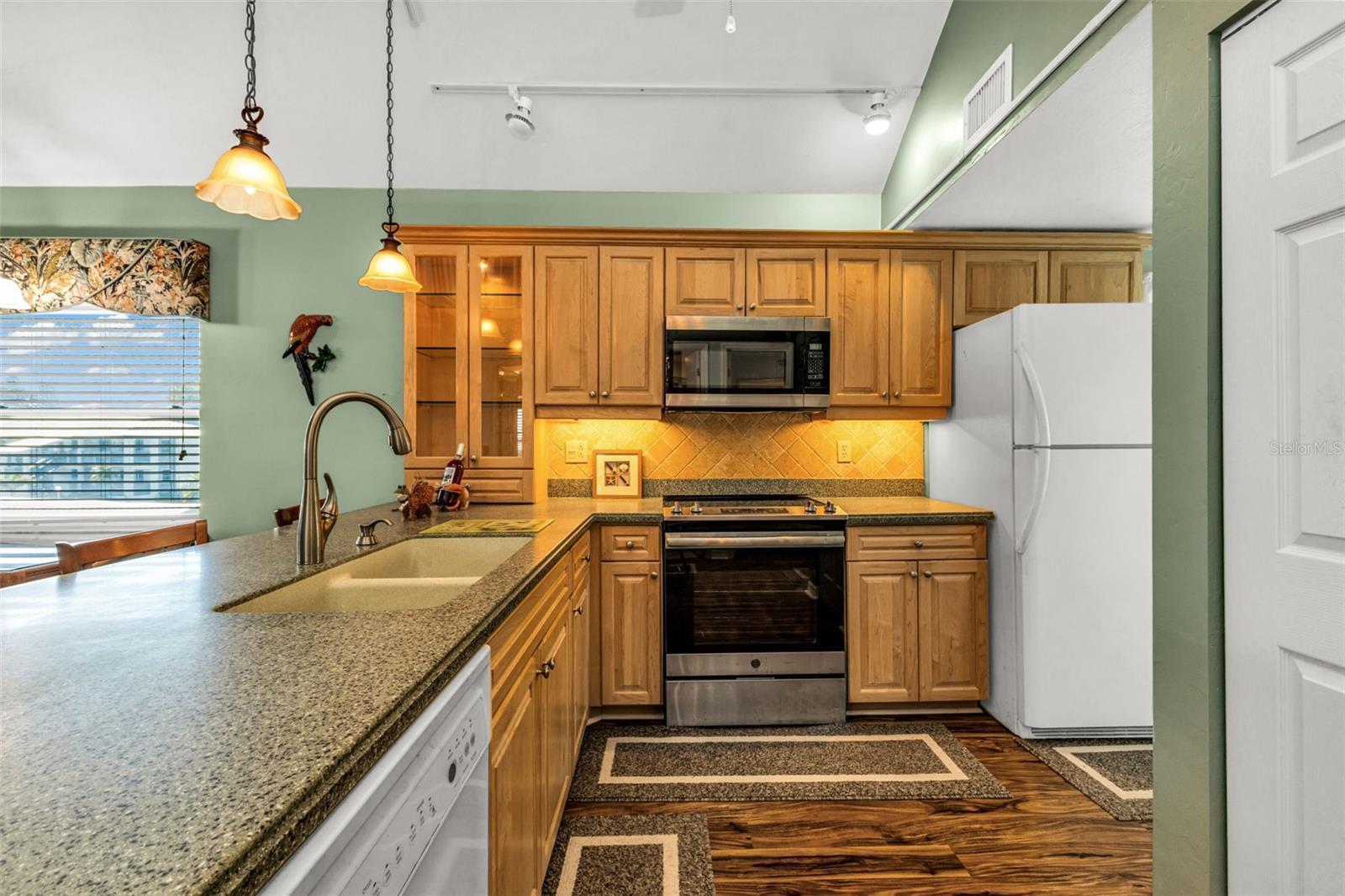 Image 5 of 37 For 6800 Placida Road 281