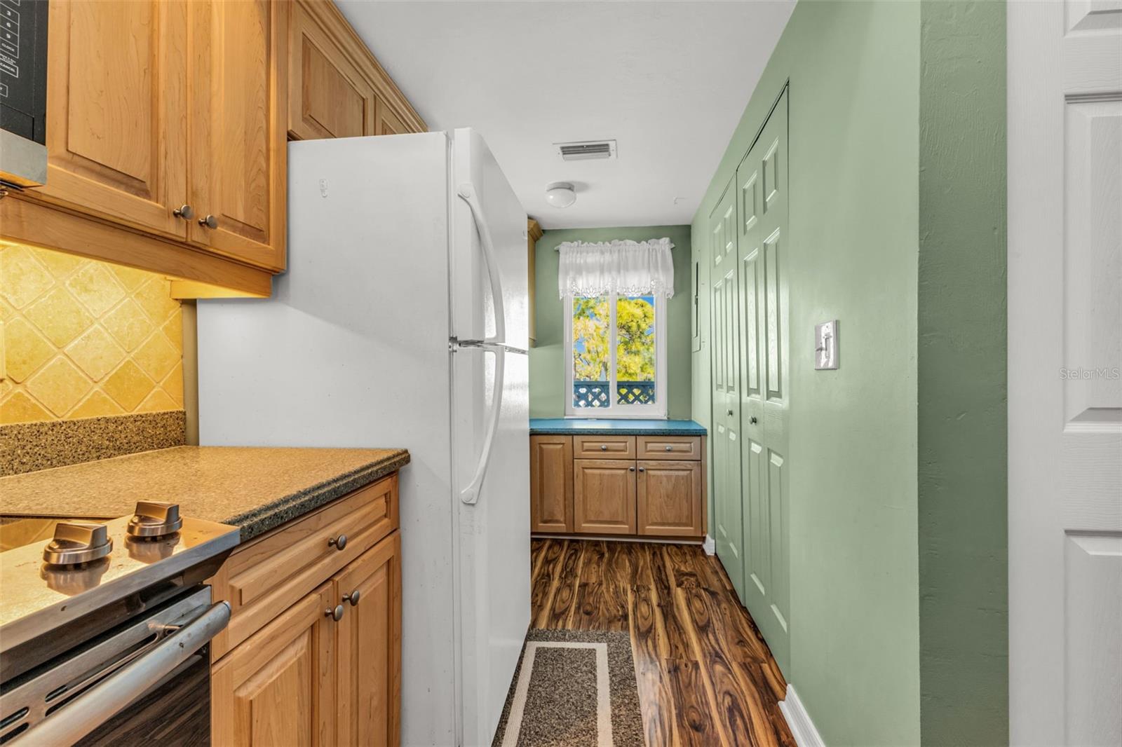 Image 7 of 37 For 6800 Placida Road 281