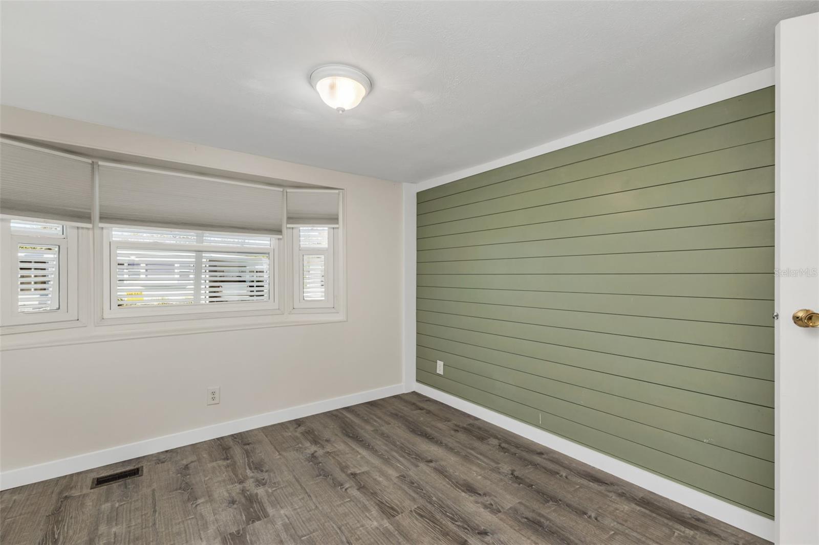 Image 18 of 39 For 1891 Englewood Road 119