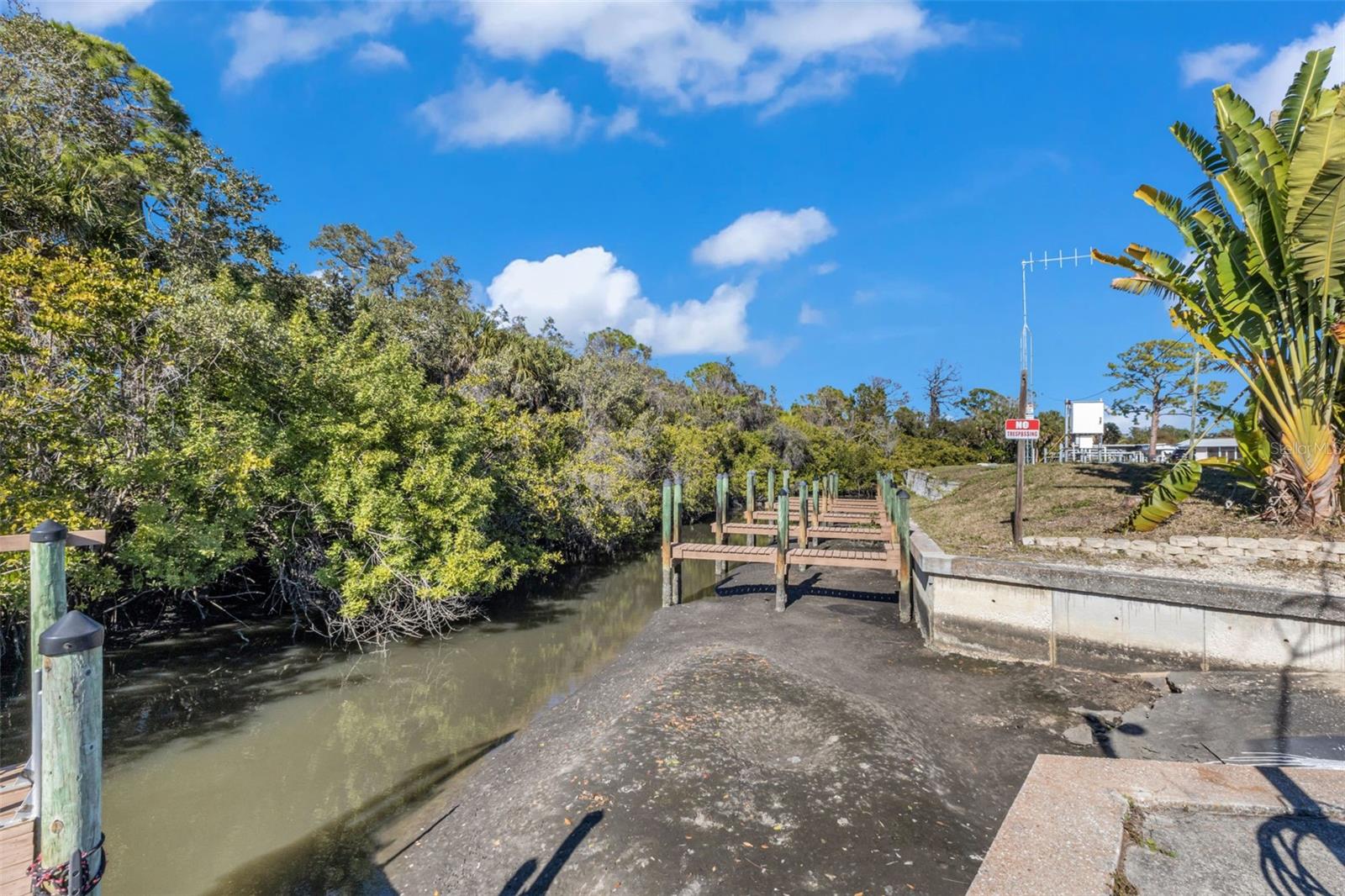 Image 34 of 39 For 1891 Englewood Road 119